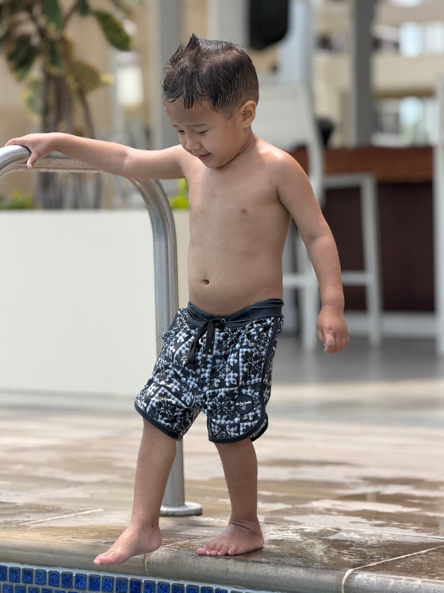 Gingham Board Shorts (Keiki)